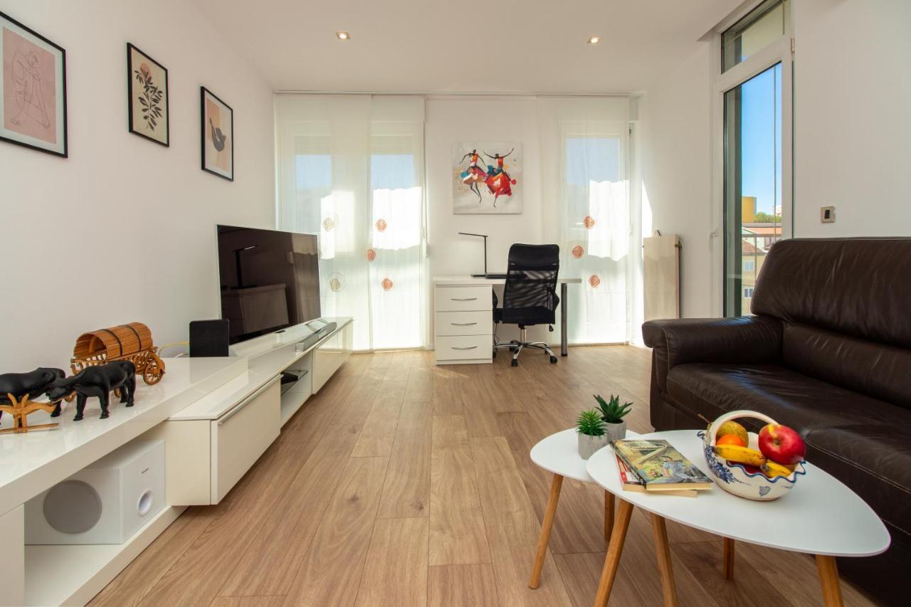 Апартаменты Bura2 , With Private Parking In The Garage Сплит Экстерьер фото